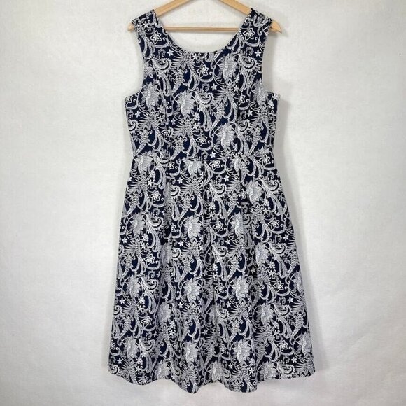 Christopher & Banks Dresses & Skirts - Christopher & Banks Dark Navy White Paisley Fit And Flair Sleeveless Dress 8